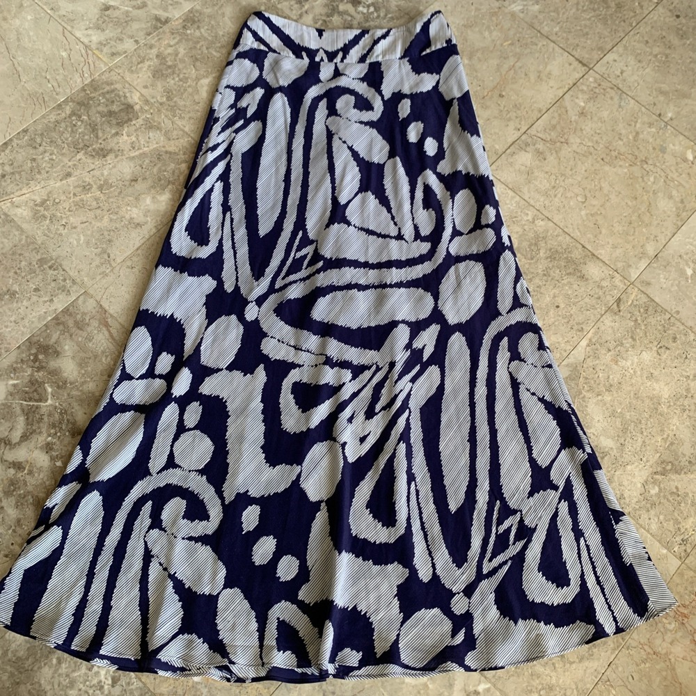 Banana Republic Long Maxi Skirt Size 4 Navy White 100% Silk Lined EUC